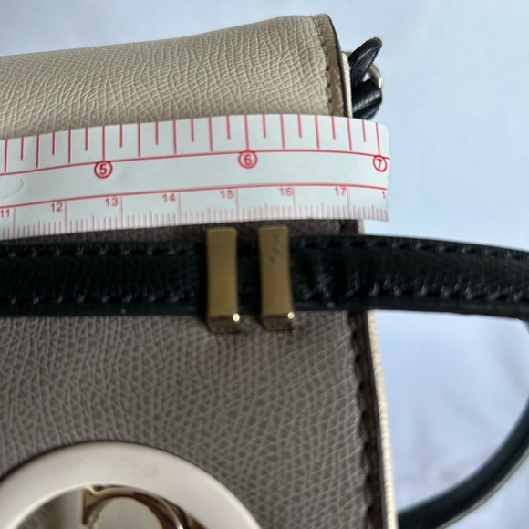 Guess,Colorblock Handbag, mini bag, tow time, stylish - Picture 5 of 5